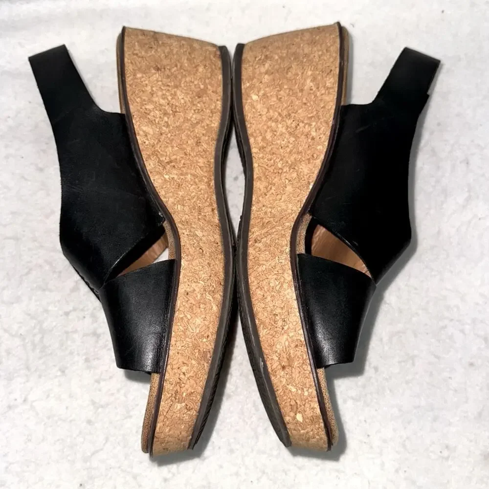 EUC Women’s Clarks Leather & Cork Slingback Wedges size 9 Black *please read*
